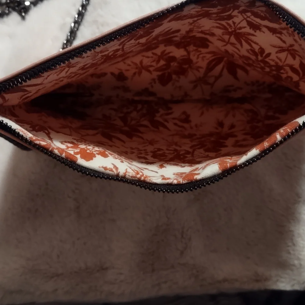 🆕 Gucci Beauty Bag repurposed to Crossbody - Picture 5 of 12